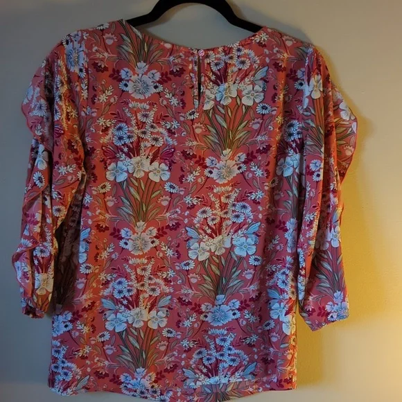 Small Lauren Conrad blouse - Picture 7 of 7